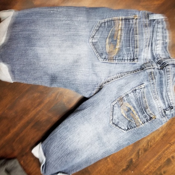 Bongo - Picture 3 of 3